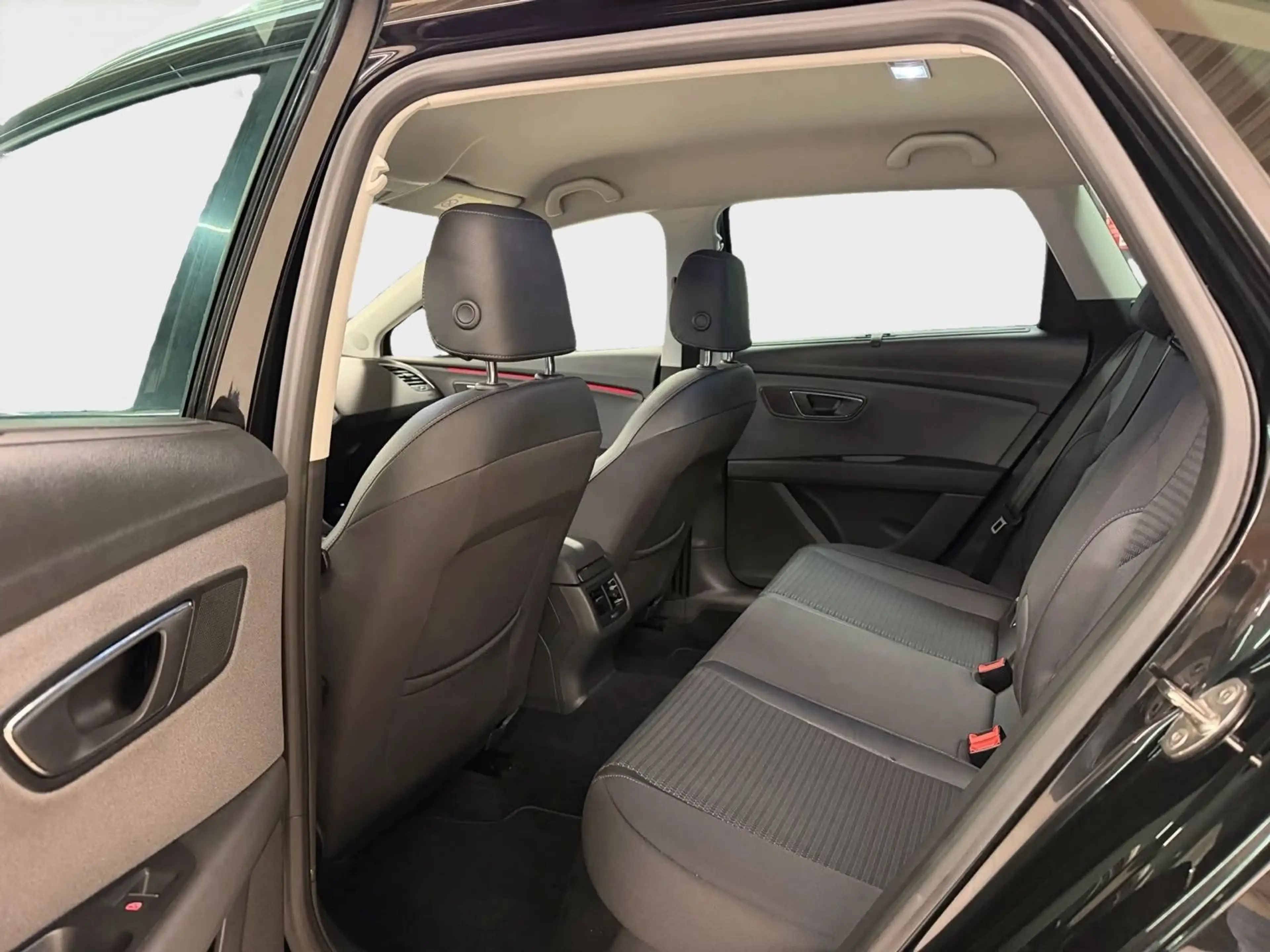 SEAT Leon ST Xcellence / Ambiente/ RFK/ LED/ PDC — photo 11