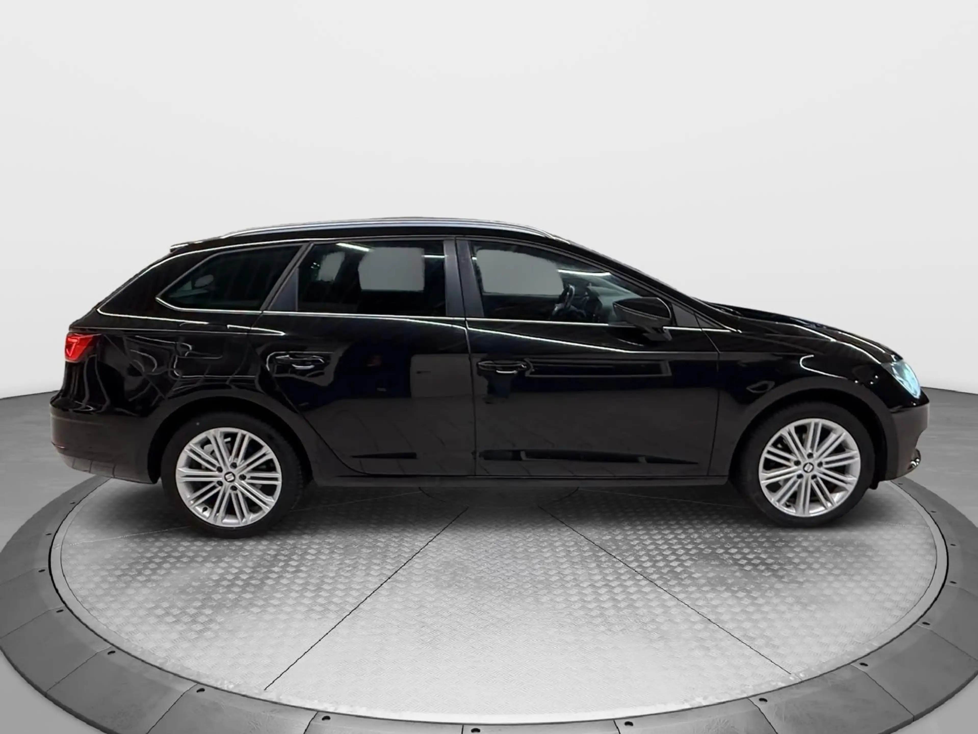 SEAT Leon ST Xcellence / Ambiente/ RFK/ LED/ PDC — photo 4