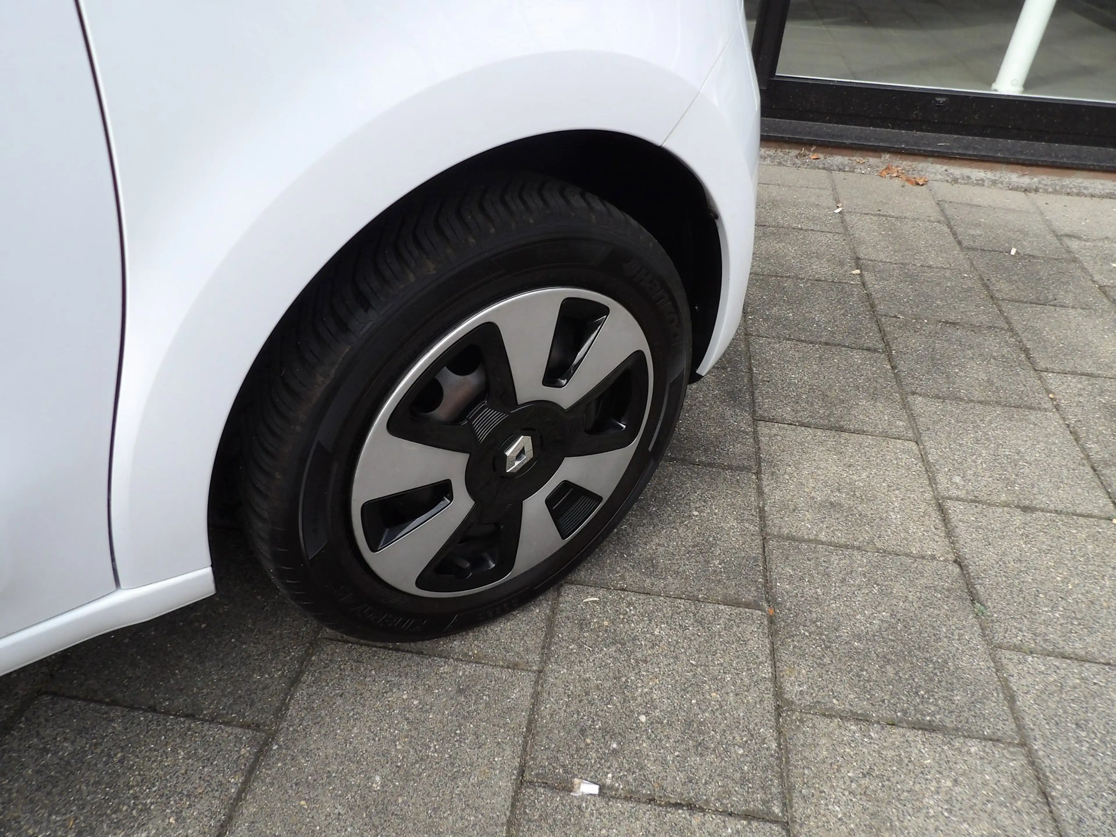 Renault Twingo 1.0 SCe Collection — photo 6