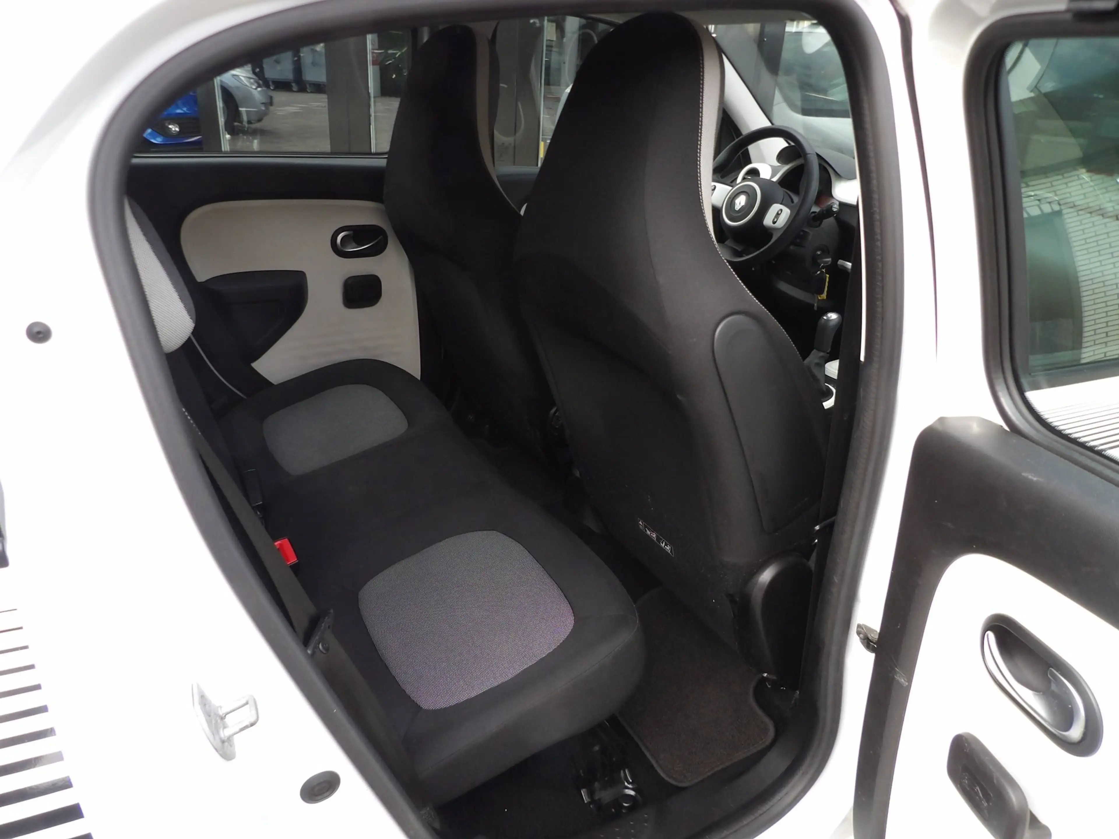 Renault Twingo 1.0 SCe Collection — photo 8