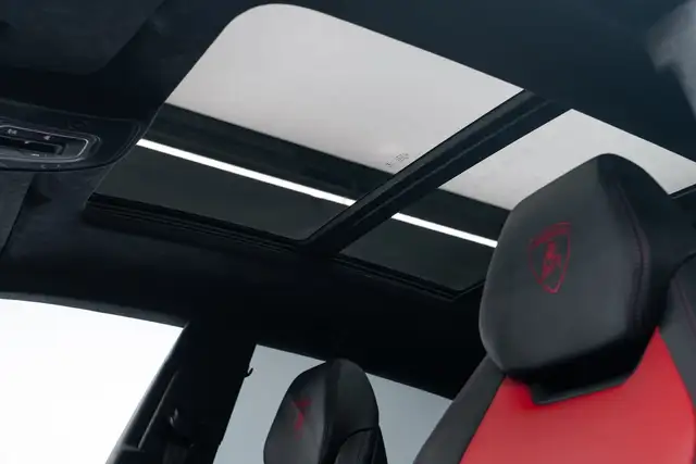 Lamborghini Urus view 15