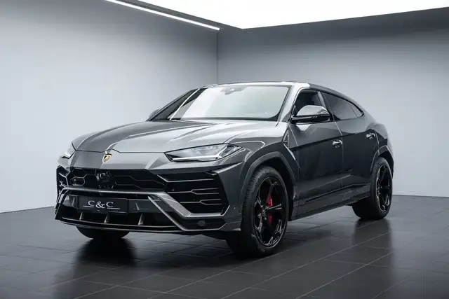 Lamborghini Urus main image