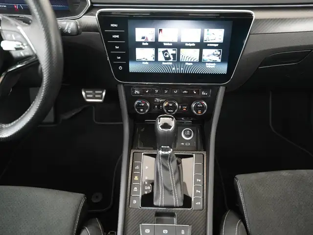 Skoda Superb view 12