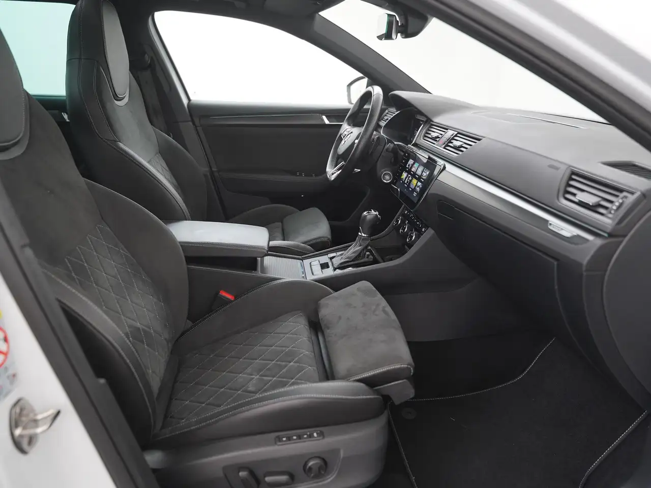 Skoda Superb Combi 1.4 TSI iV Sportline Panoramadak Matrix, миниатюра 3