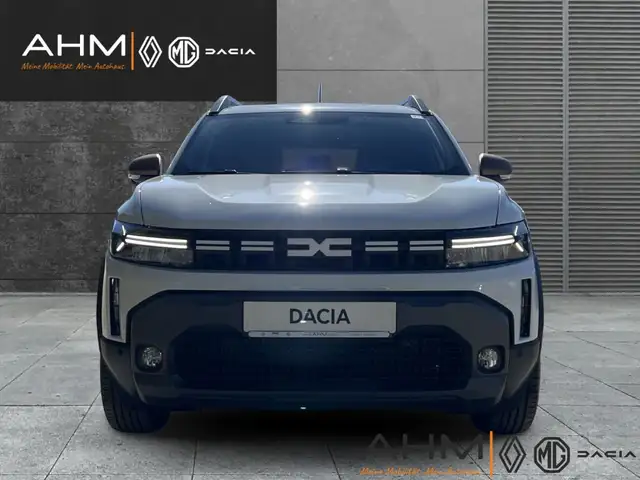 Dacia Duster view 3