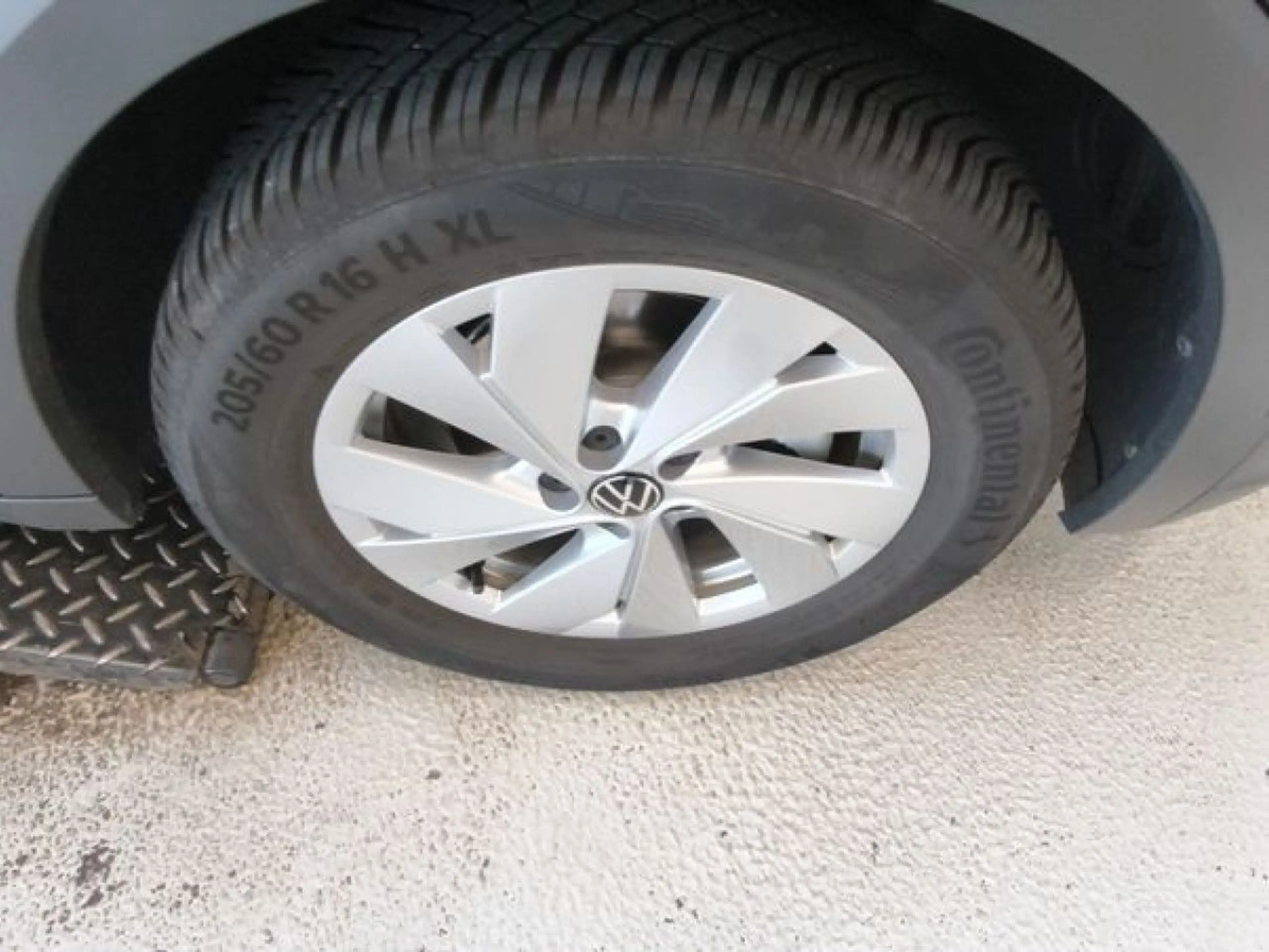 Volkswagen T-Cross Life 1.0 TSI DSG AHK Kamera Navi LED ACC — photo 7