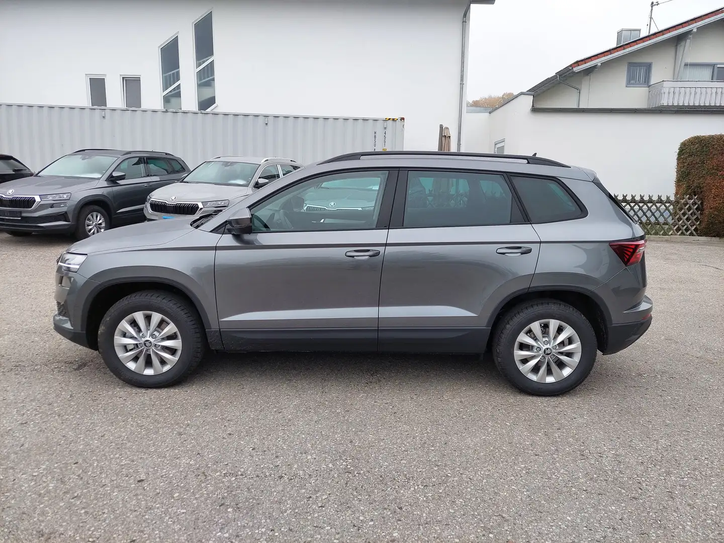 Skoda Karoq 1.5 TSI DSG Selection 130Jahre 4J.Gar. AHK Kamera Gris - 1