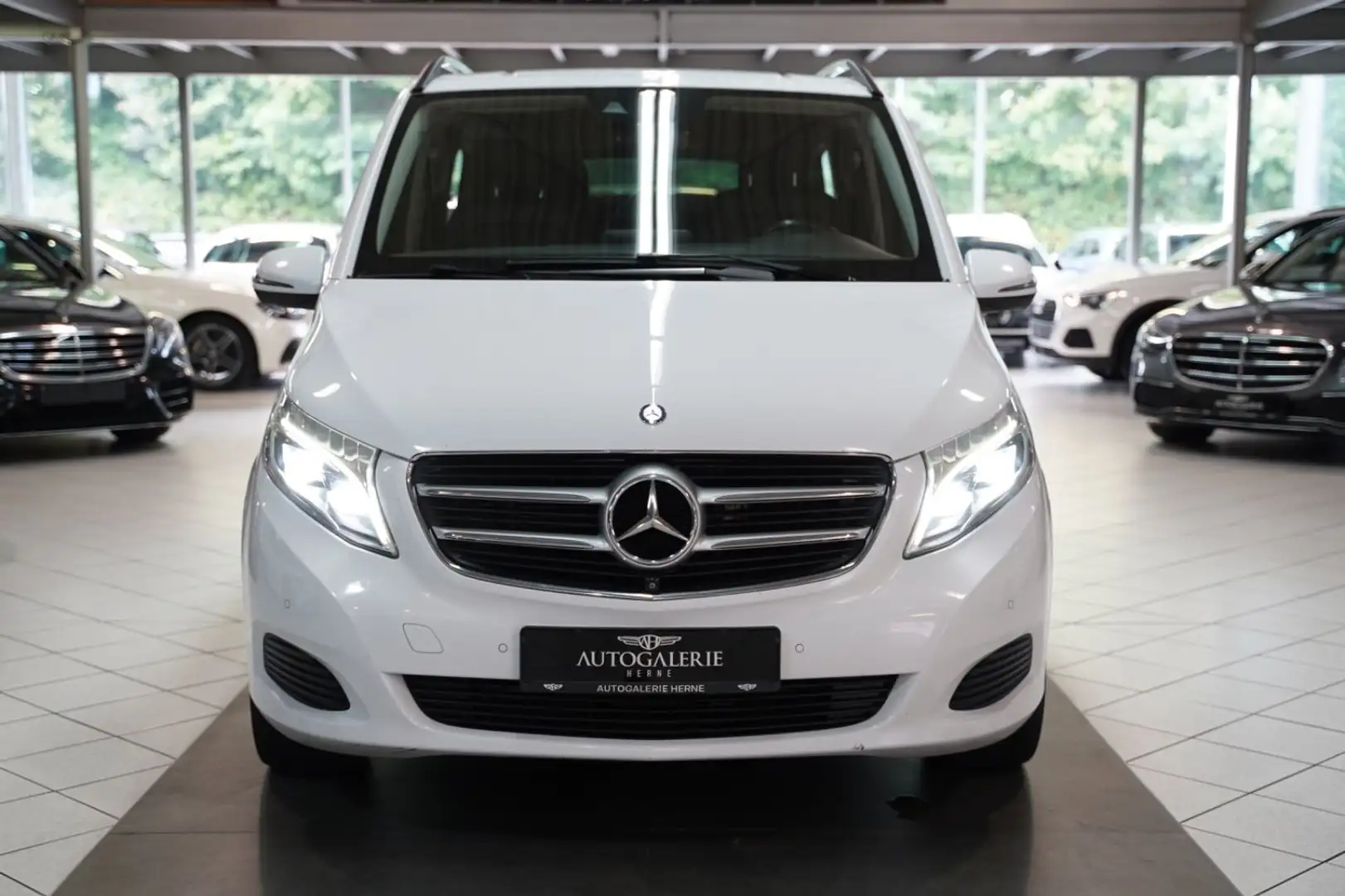 Mercedes-Benz V 250 d LANG*LEDER*360°*BURM*LED*STHZ*7 SITZER* Blanc - 2