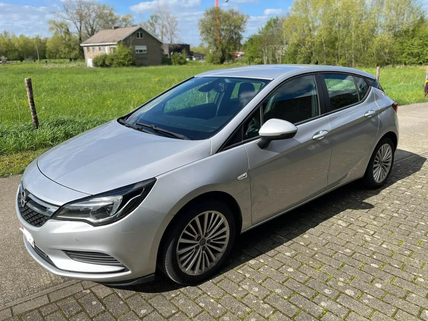 Opel Astra Astra 1.4 Edition Srebrny - 1