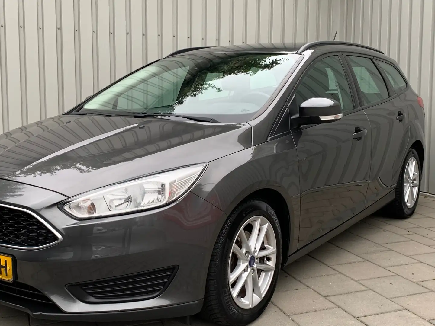 Ford Focus Wagon 1.0 Trend Edition|Navigatie|Climate Control| Grijs - 2