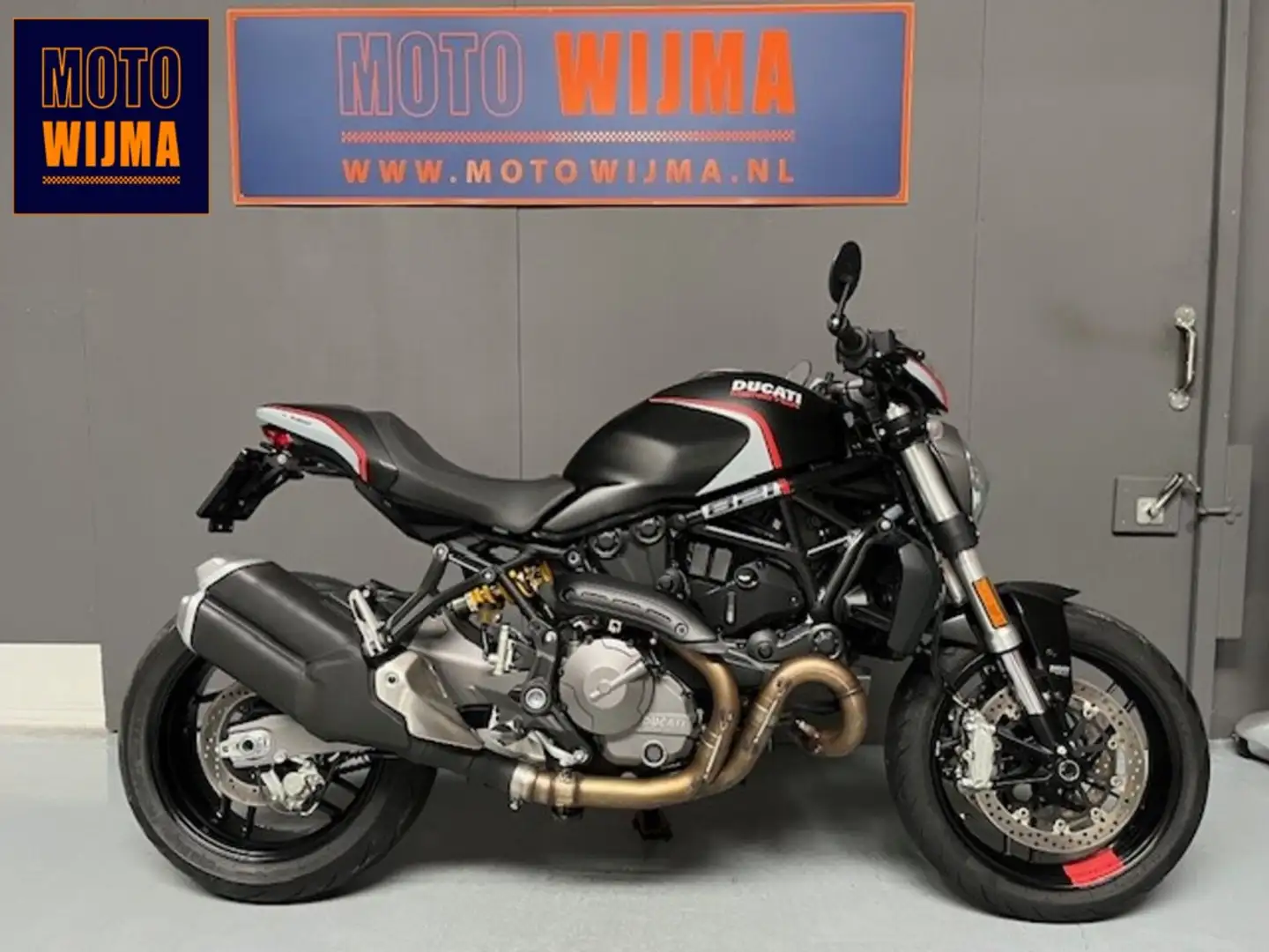 Ducati Monster 821 STEALTH Zwart - 1