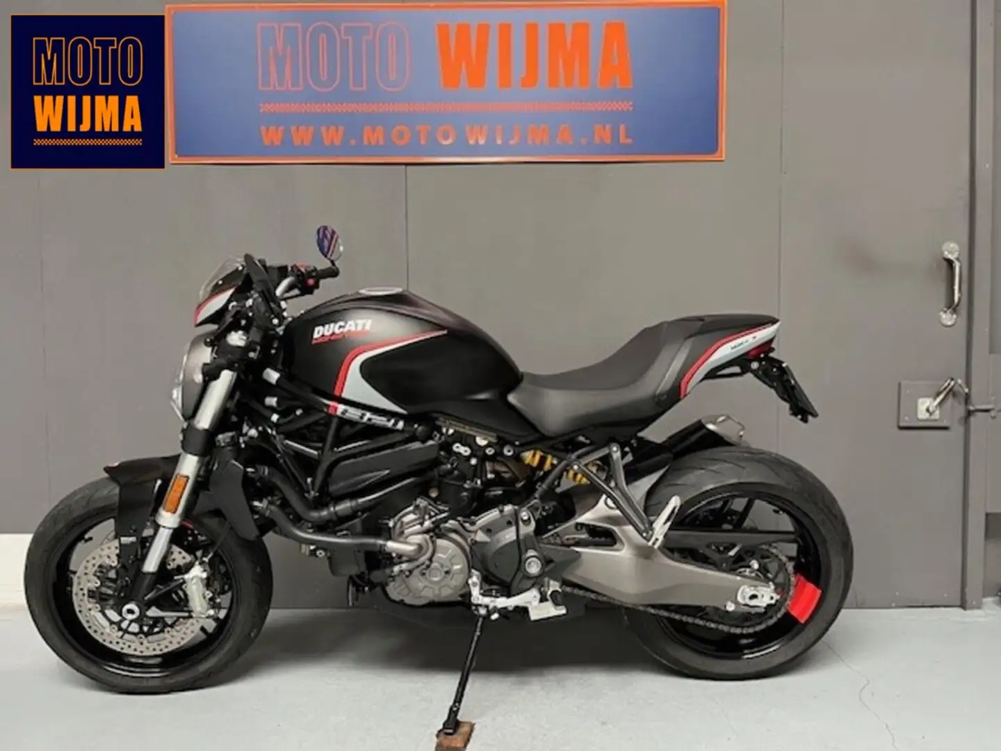 Ducati Monster 821 STEALTH Noir - 2