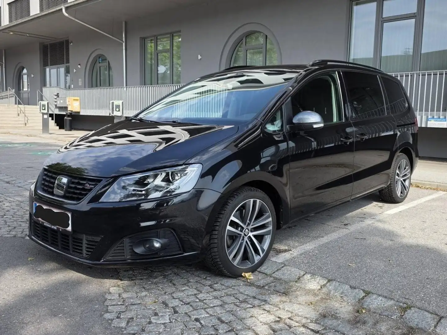 SEAT Alhambra Alhambra Executive 2,0 TDI DSG Executive Schwarz - 1