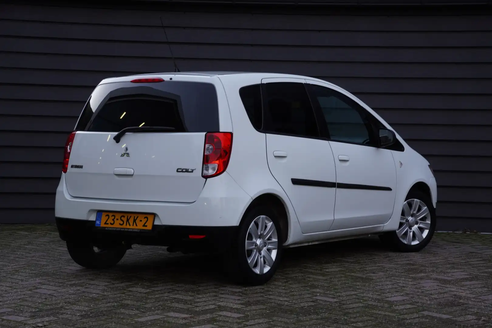 Mitsubishi Colt 1.3 Edition Two AUTOMAAT - ELEKTR. PAKKET - AIRCO Bianco - 2