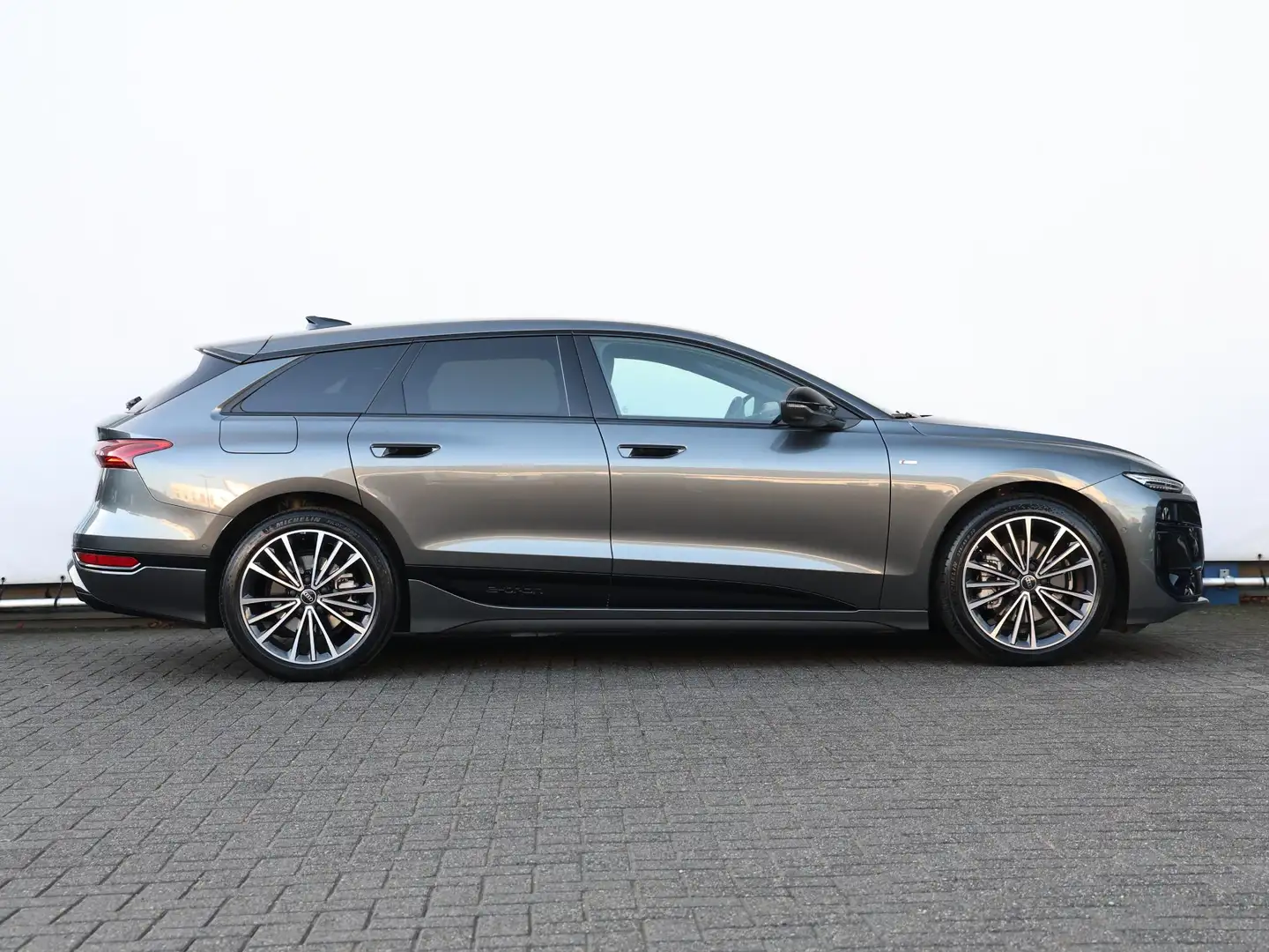 Audi A6 e-tron Avant S edition 83 kWh | Stoelventilatie | Bijrijd Gris - 2