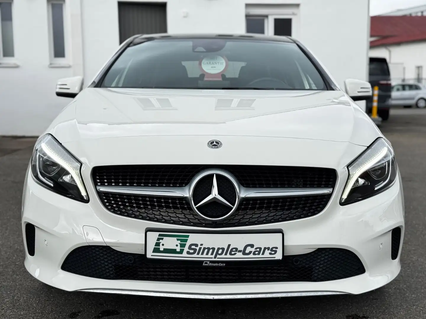 Mercedes-Benz A 180 d BlueEfficiency *URBAN*PANO*KAMERA*LED* Weiß - 2