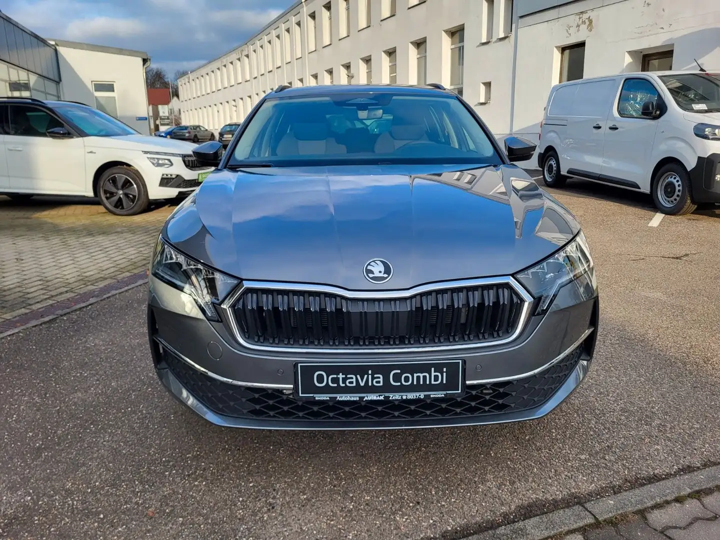 Skoda Octavia Combi Selection 1.5 TSI mHEV 110 kW DSG Grau - 2
