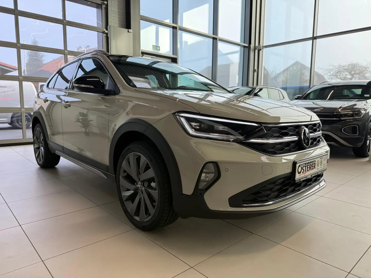 Volkswagen Taigo 1.0 TSI Love/Style DSG IQ.DRIVE-Paket Rückfahrkame Gris - 2