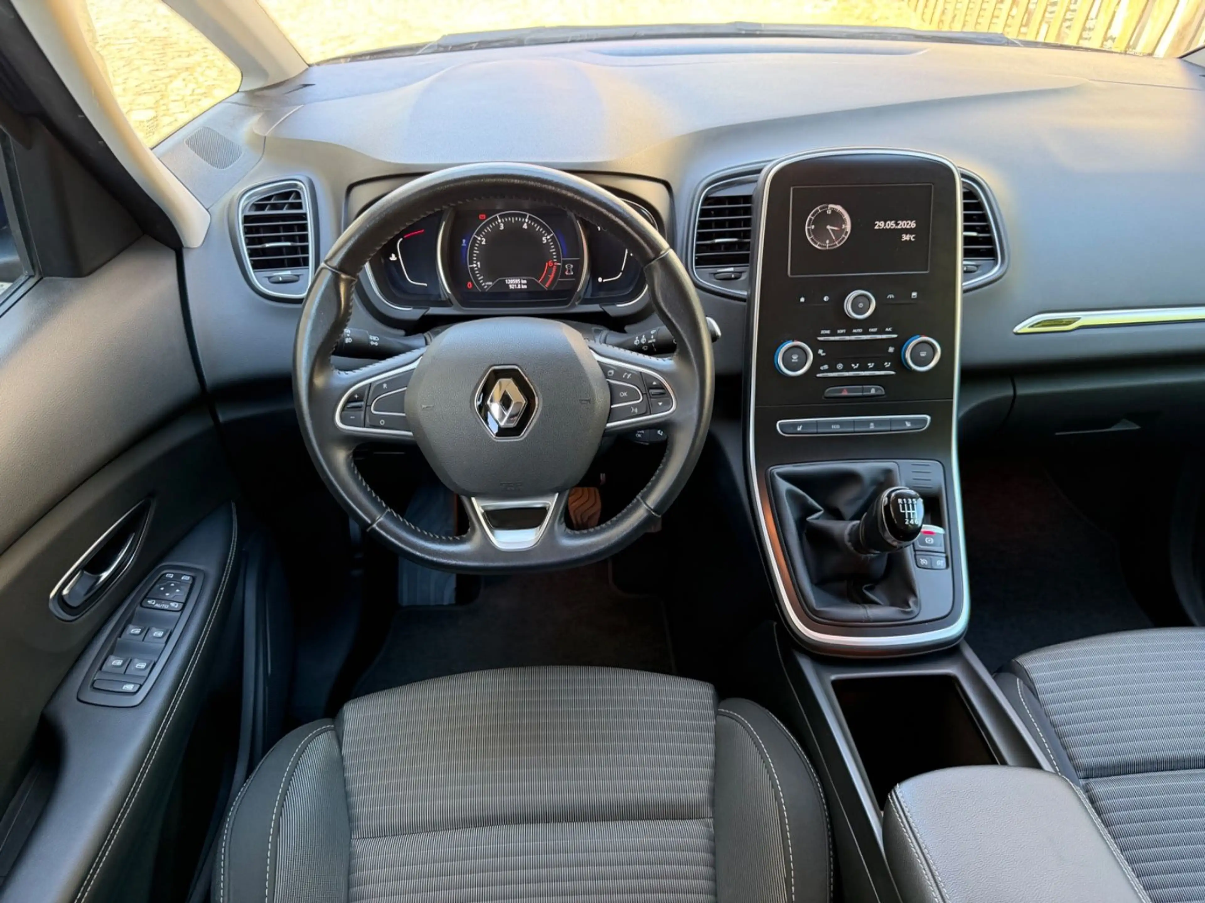 Renault Grand Scenic *AHK*TÜV neu* — photo 15