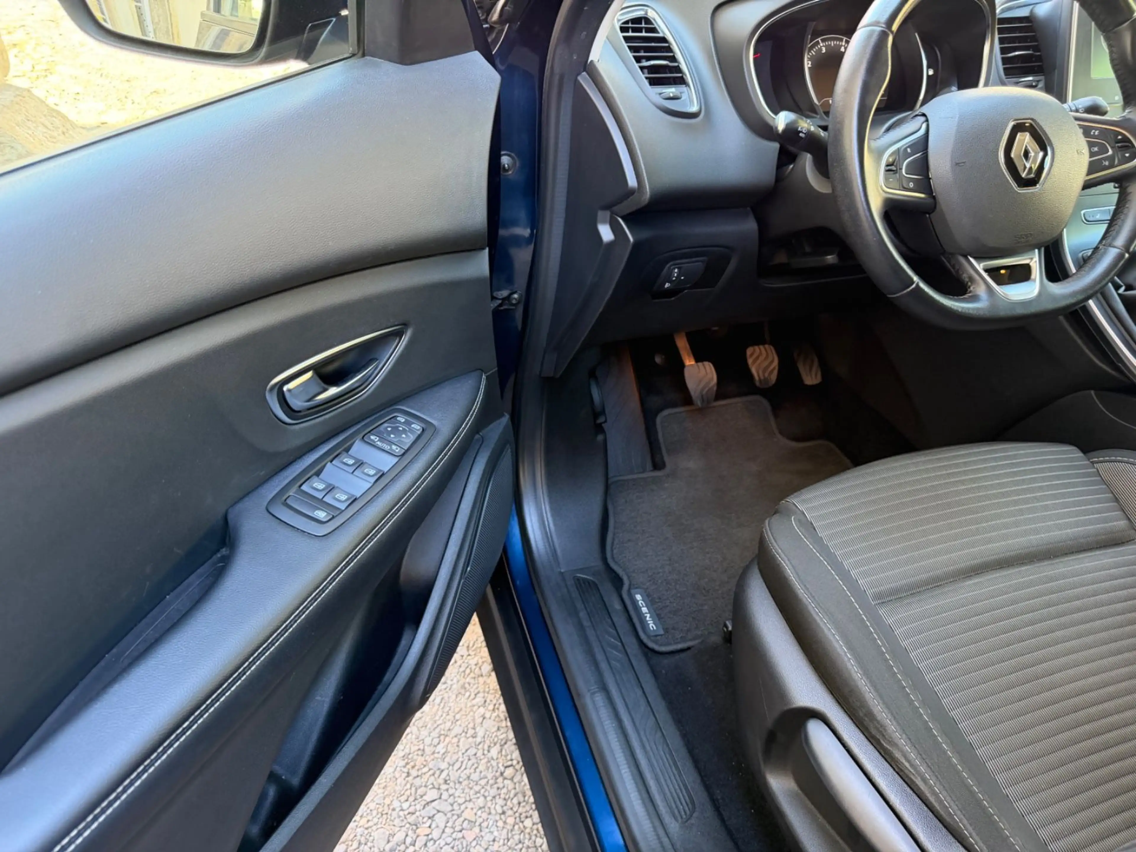 Renault Grand Scenic *AHK*TÜV neu* — photo 13