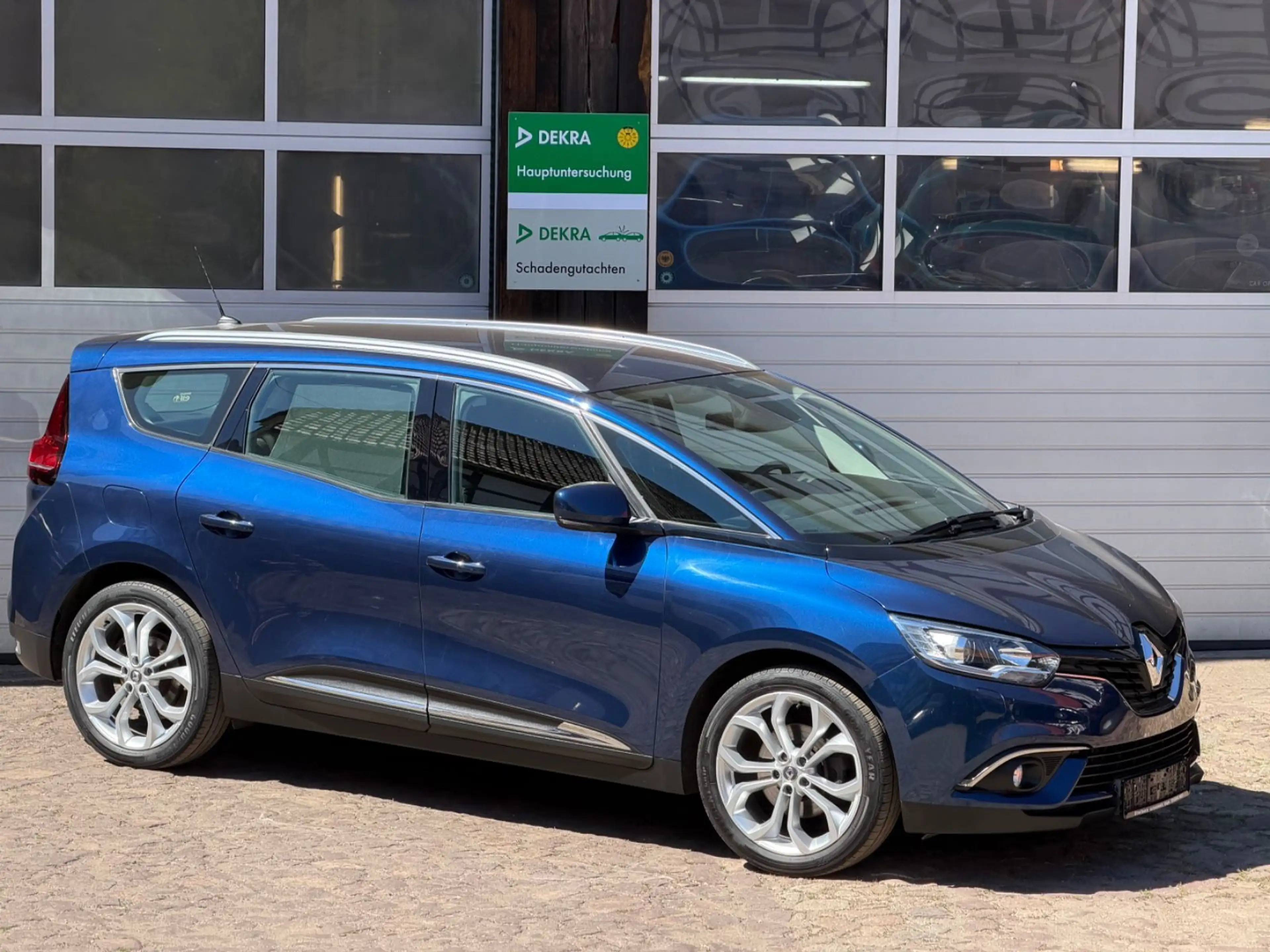 Renault Grand Scenic *AHK*TÜV neu* — photo 3
