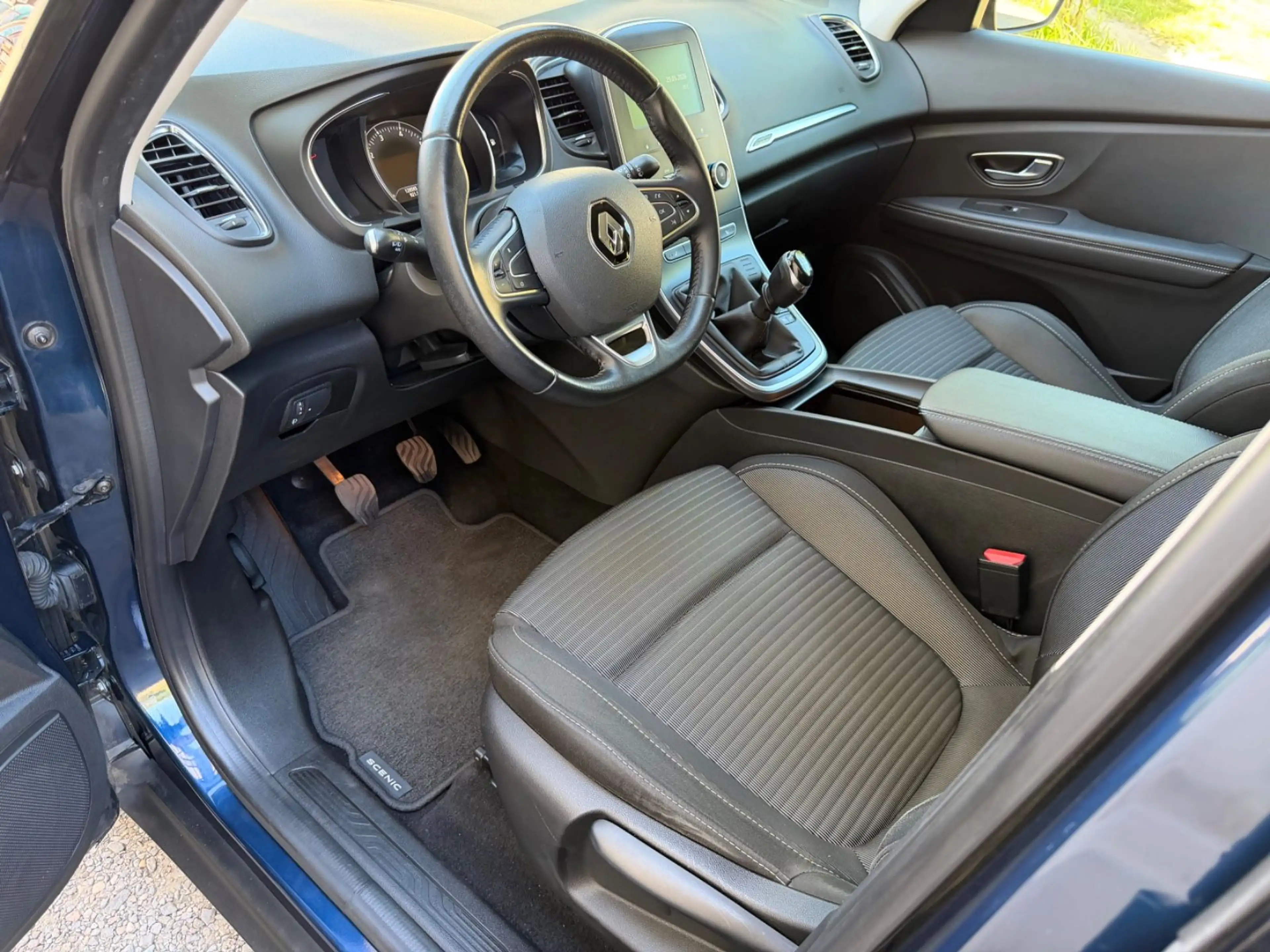 Renault Grand Scenic *AHK*TÜV neu* — photo 11