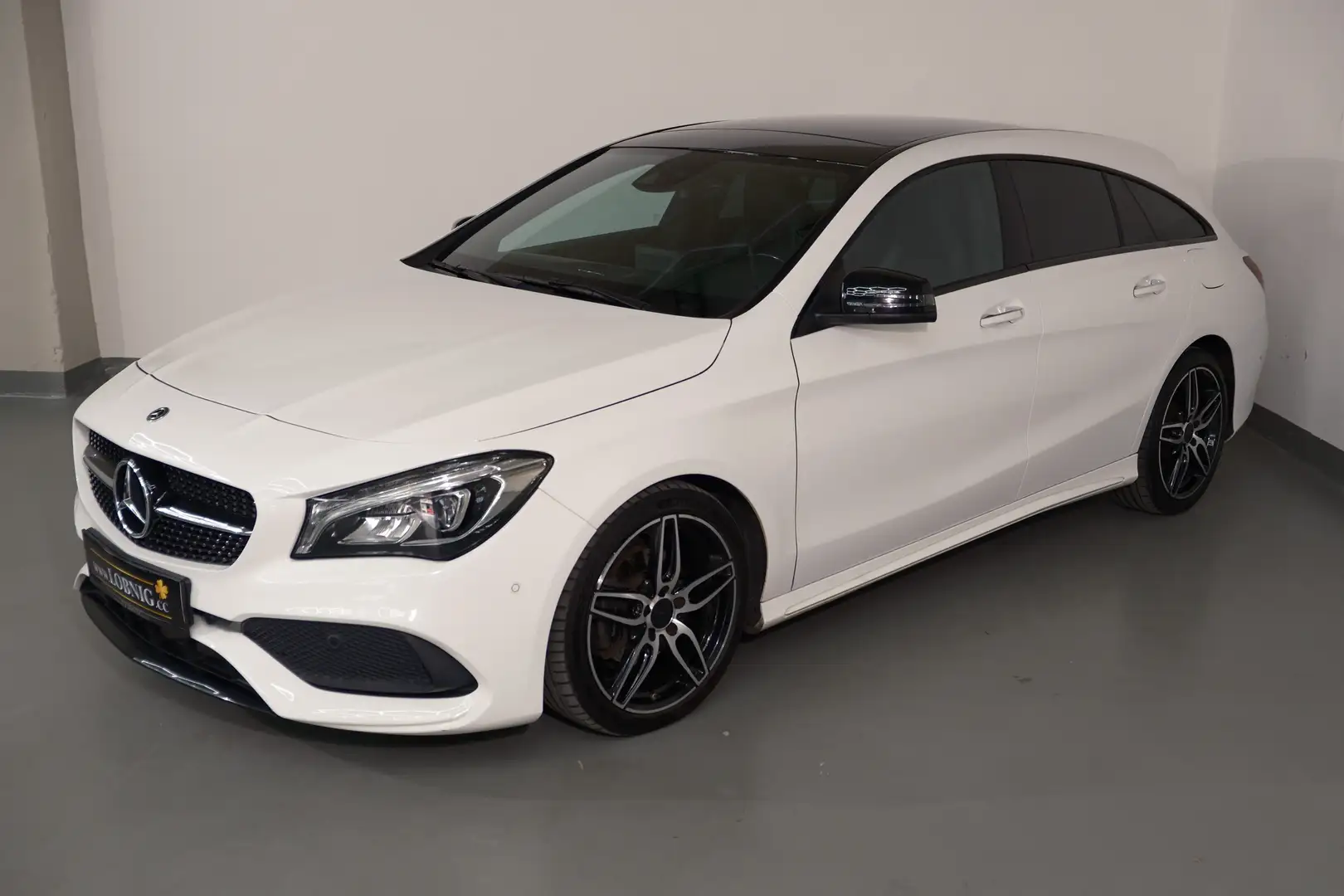 Mercedes-Benz CLA 200 CLA 200 d CDI Shooting Brake AMG Line | Pano | Keyless Weiß - 2
