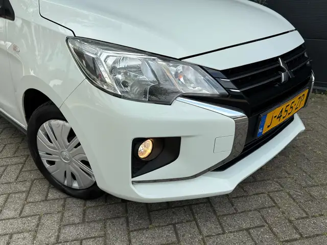 Mitsubishi Space Star view 3