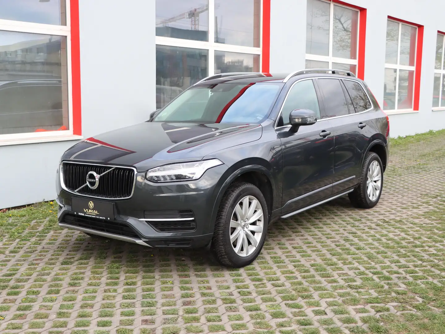 Volvo XC90 Momentum | 7-Sitzer | Kamera | ACC |LED | LEDER | Grau - 2