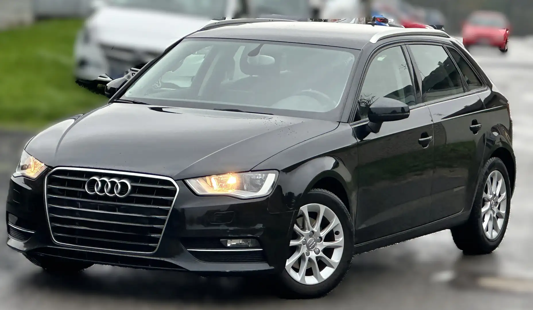 Audi A3 attraction PDC SHZ Klimaauto Navivor Connectiv Negro - 2