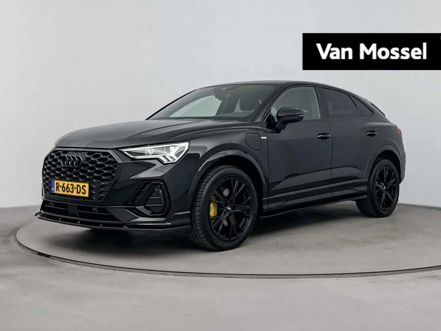 Audi Q3 Sportback 45 TFSI e S Edition Automaat | Panorama Noir - 1