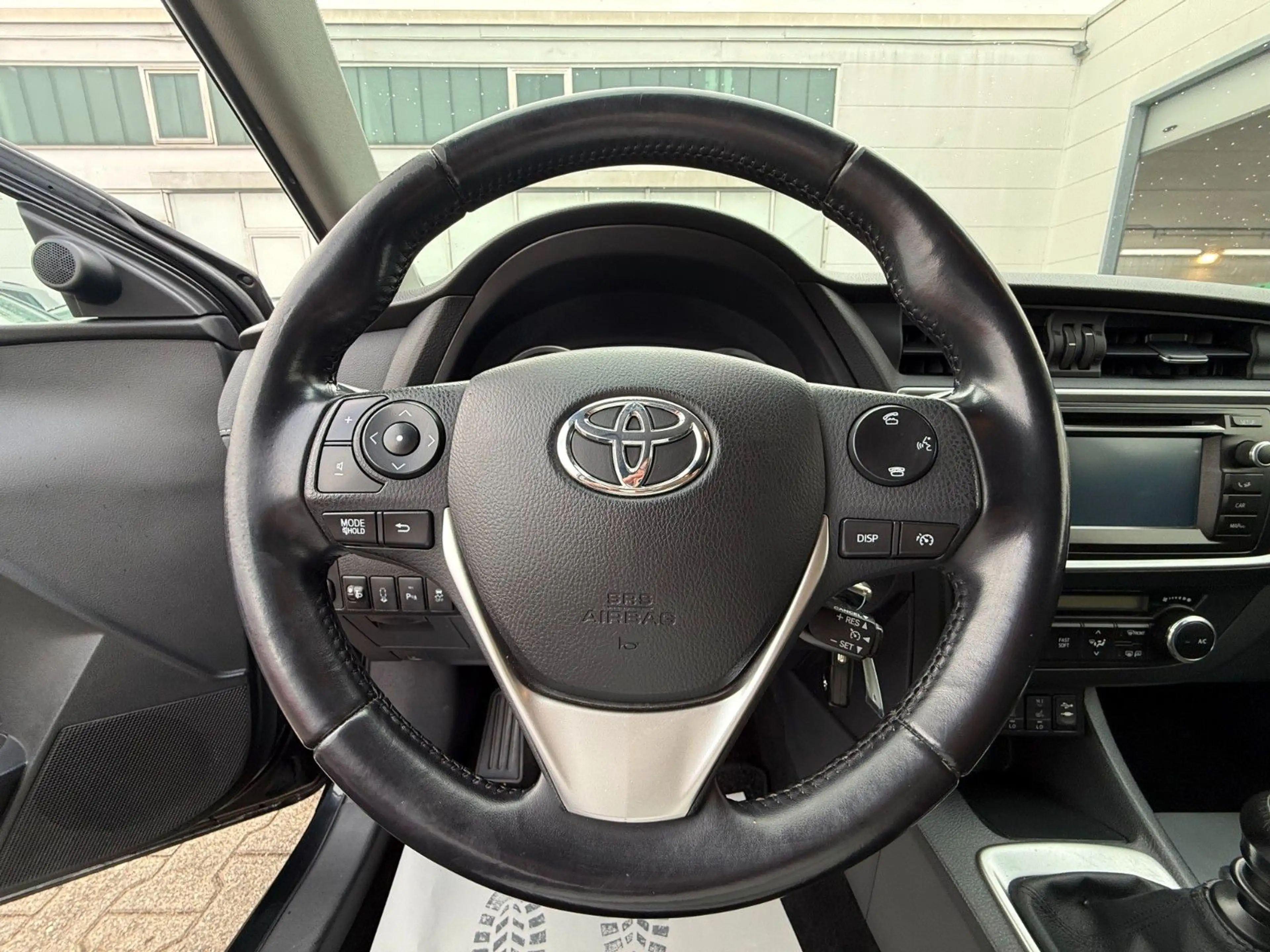 Toyota Auris Executive KAMERA/KLIMA/NAVI/PDC/SHZ — photo 14