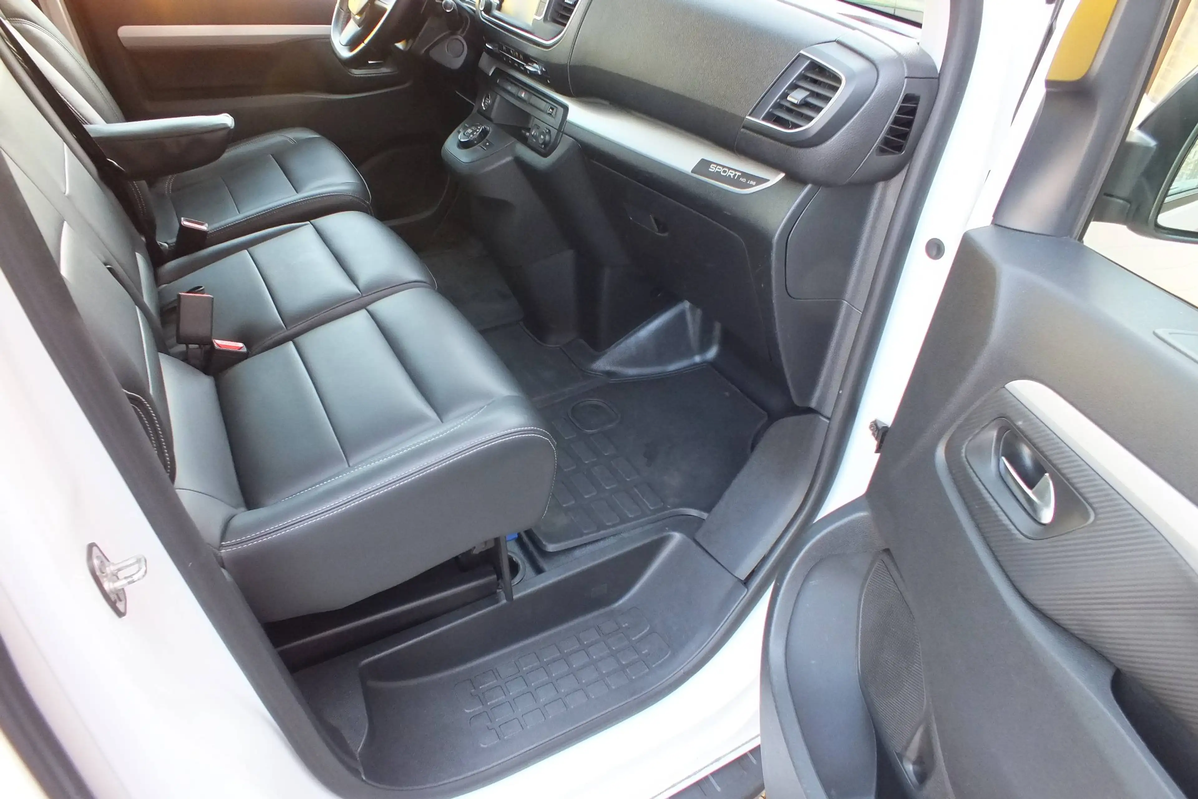 Peugeot Expert 2.0 HDI Sport 130kw Aut L3 — photo 11