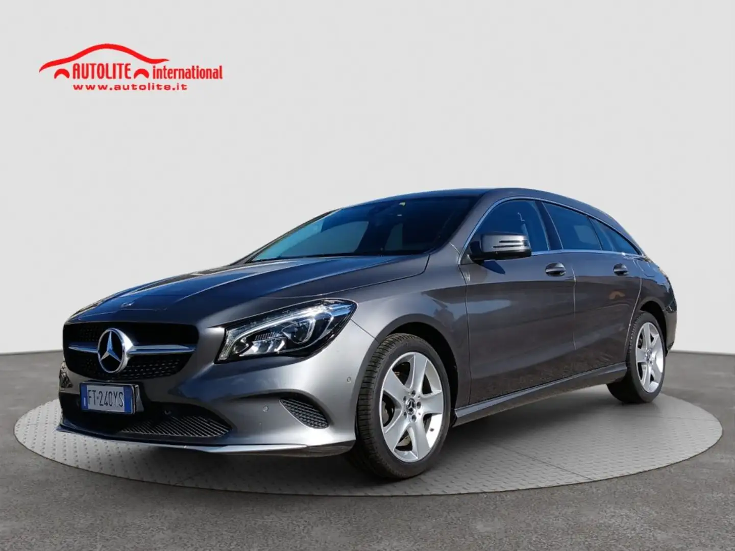Mercedes-Benz CLA 220 d S.W. Automatic Business Extra Grijs - 2