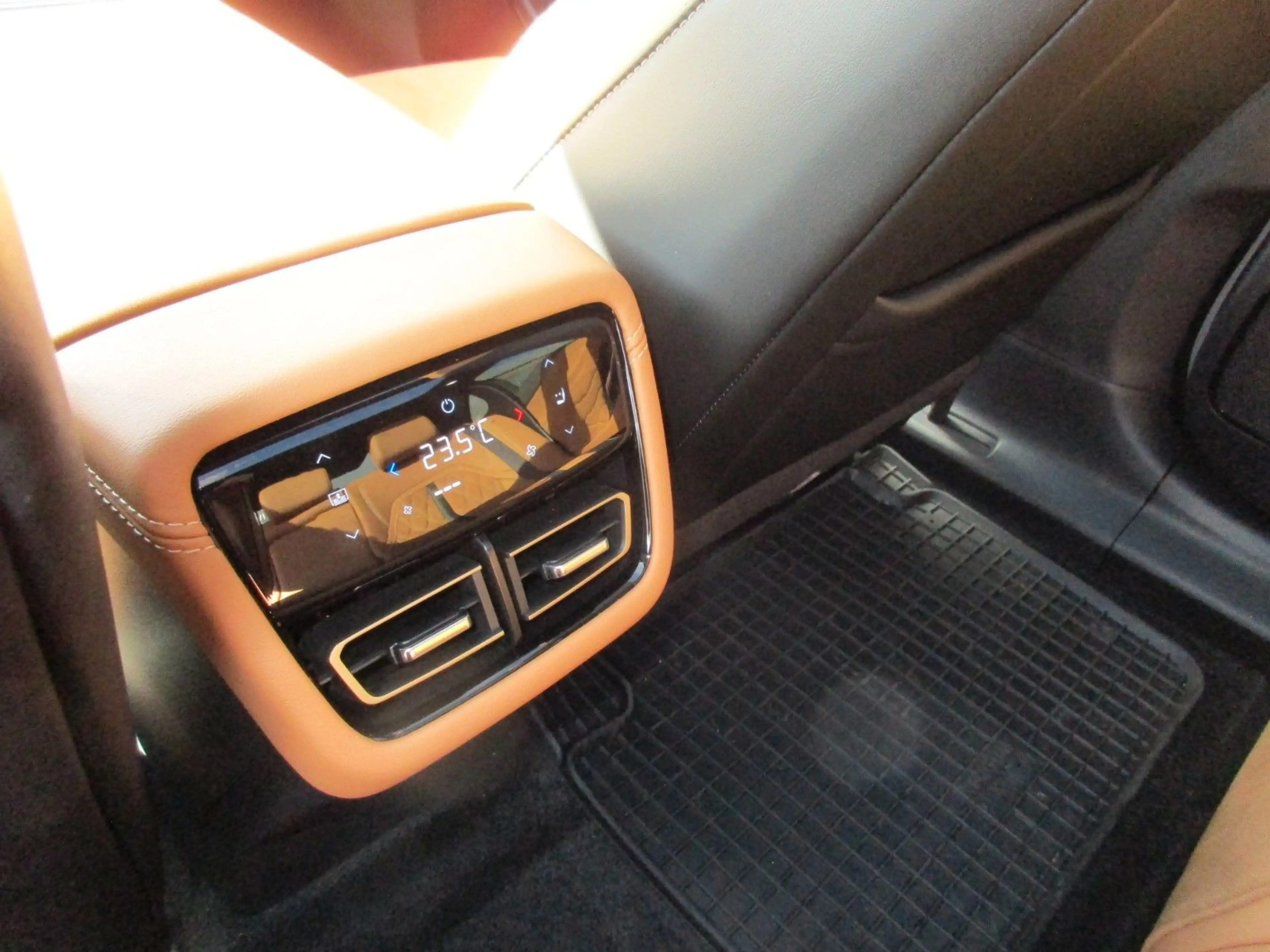 Mazda 6e EV Elektro Takumi+ — photo 14