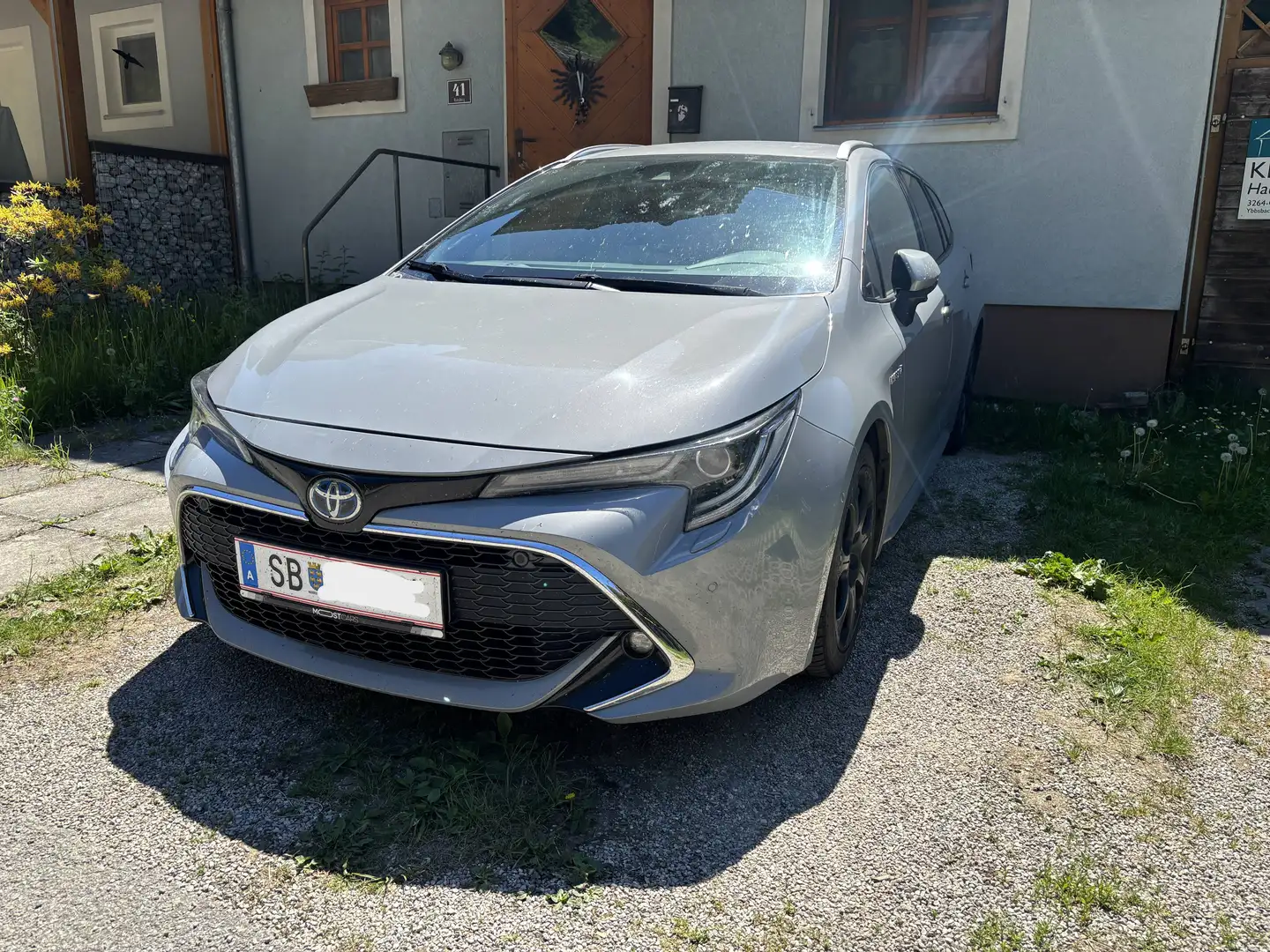 Toyota Corolla Corolla Kombi 2,0 Hybrid Style Aut. Style Grau - 1