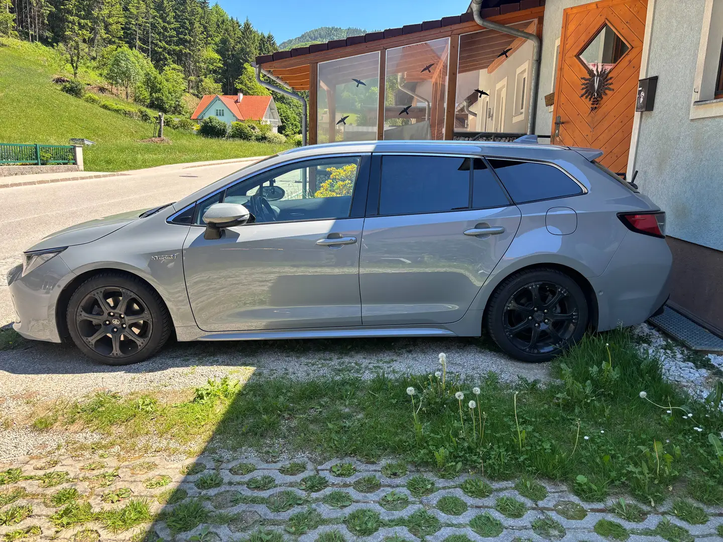 Toyota Corolla Corolla Kombi 2,0 Hybrid Style Aut. Style Grau - 2