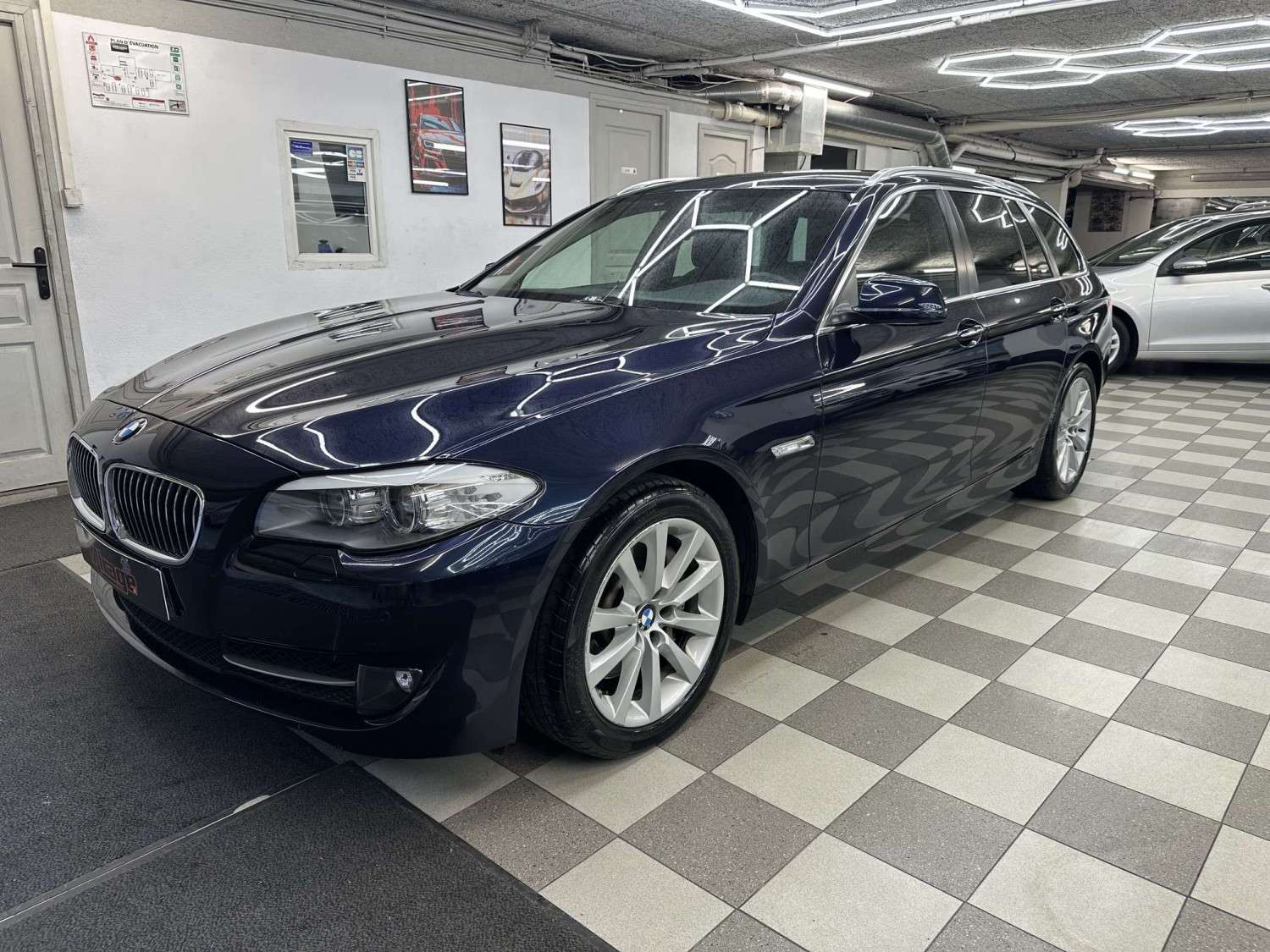 BMW 530