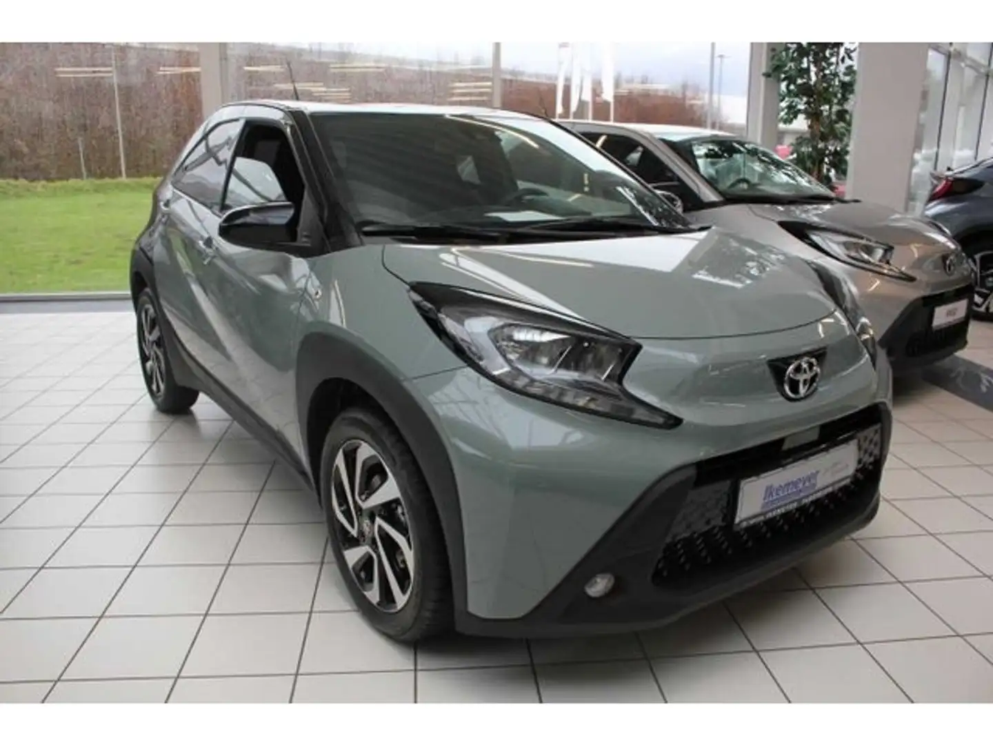 Toyota Aygo X Pulse Team D Sitzheizung Alu Rückfahrkamera Vert - 2