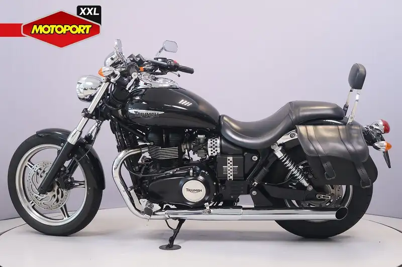 Triumph Speedmaster - foto 5