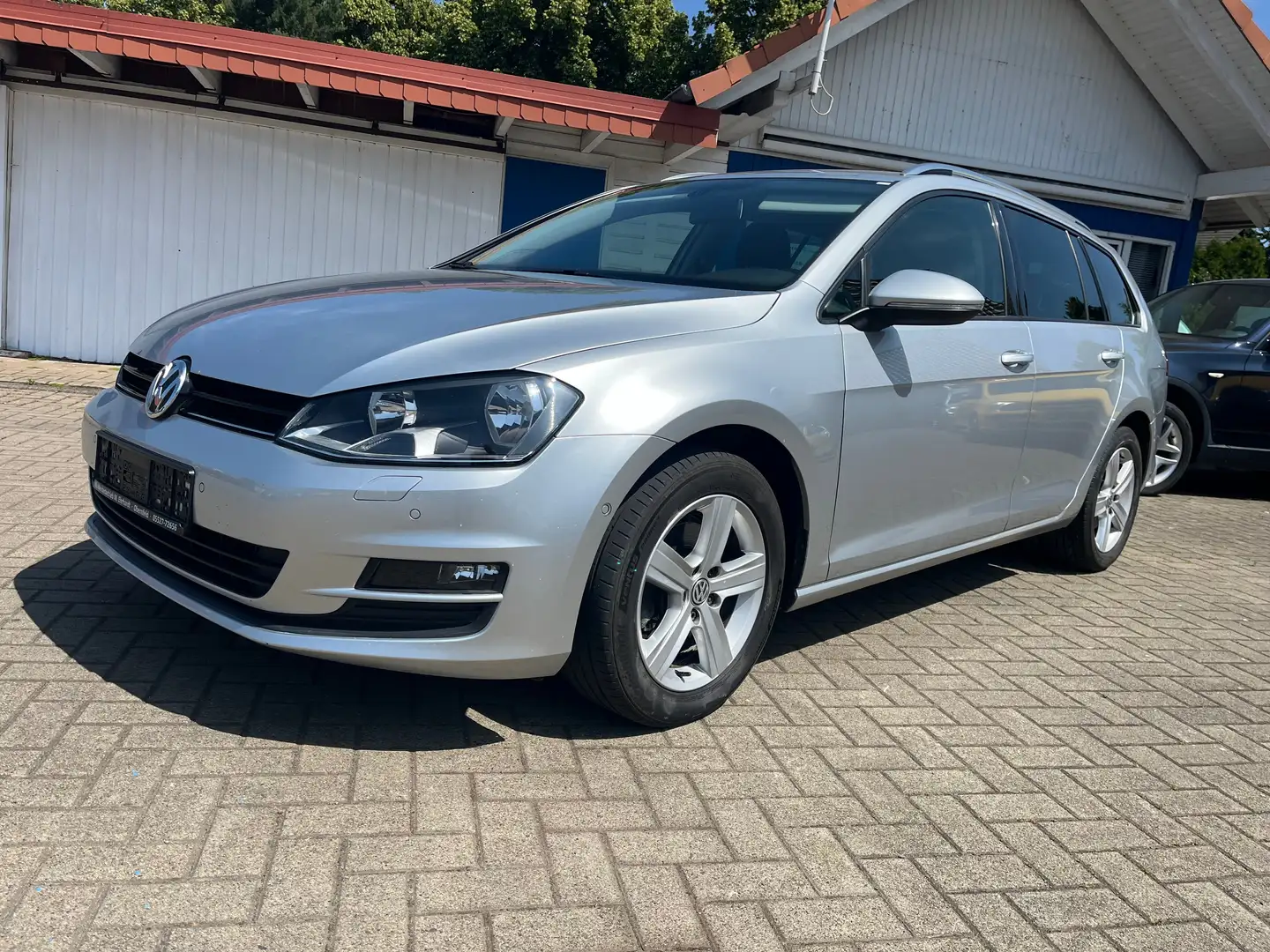 Volkswagen Golf VII Variant 1.6 TDI, 105 PS, 2. Hd, TÜV+ZR neu Zilver - 1