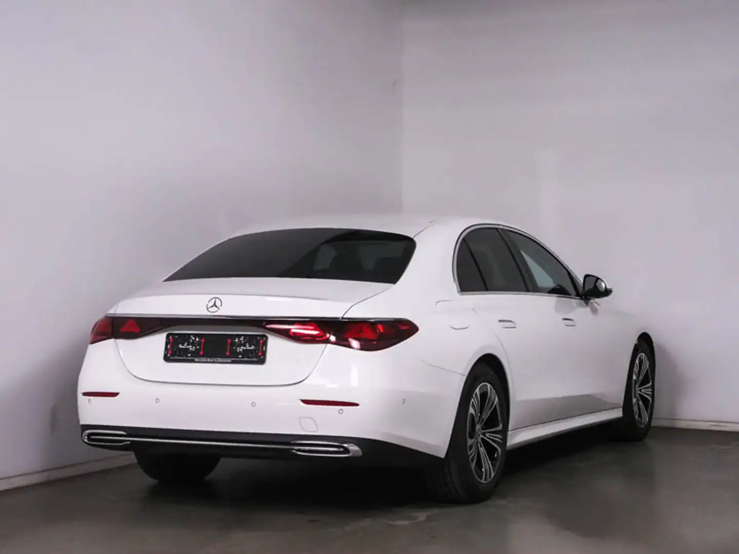 Mercedes-Benz E 200 4M Avantgarde/Advanced/LED/Distronic/DAB Weiß - 2