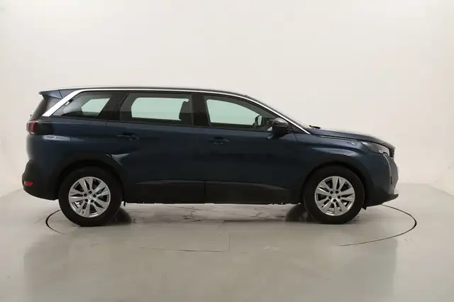 Peugeot 5008 view 6
