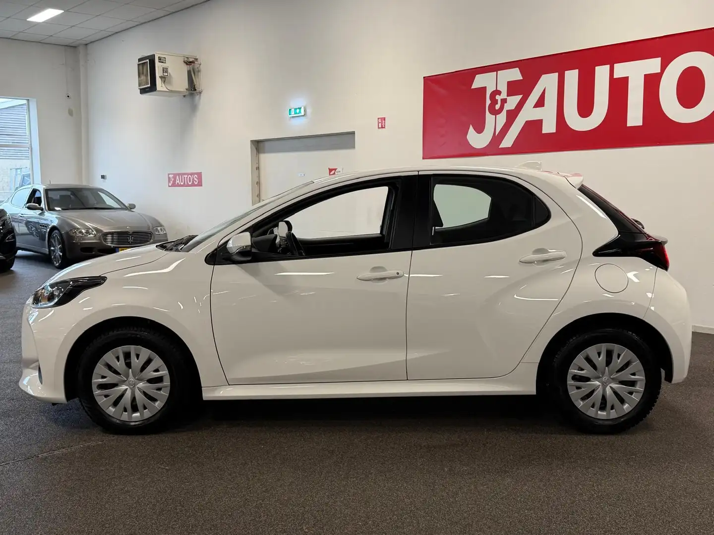 Toyota Yaris 1.0 VVT-i Comfort ECC AIRCO, CAMERA, CRUISE, ELEC Wit - 2