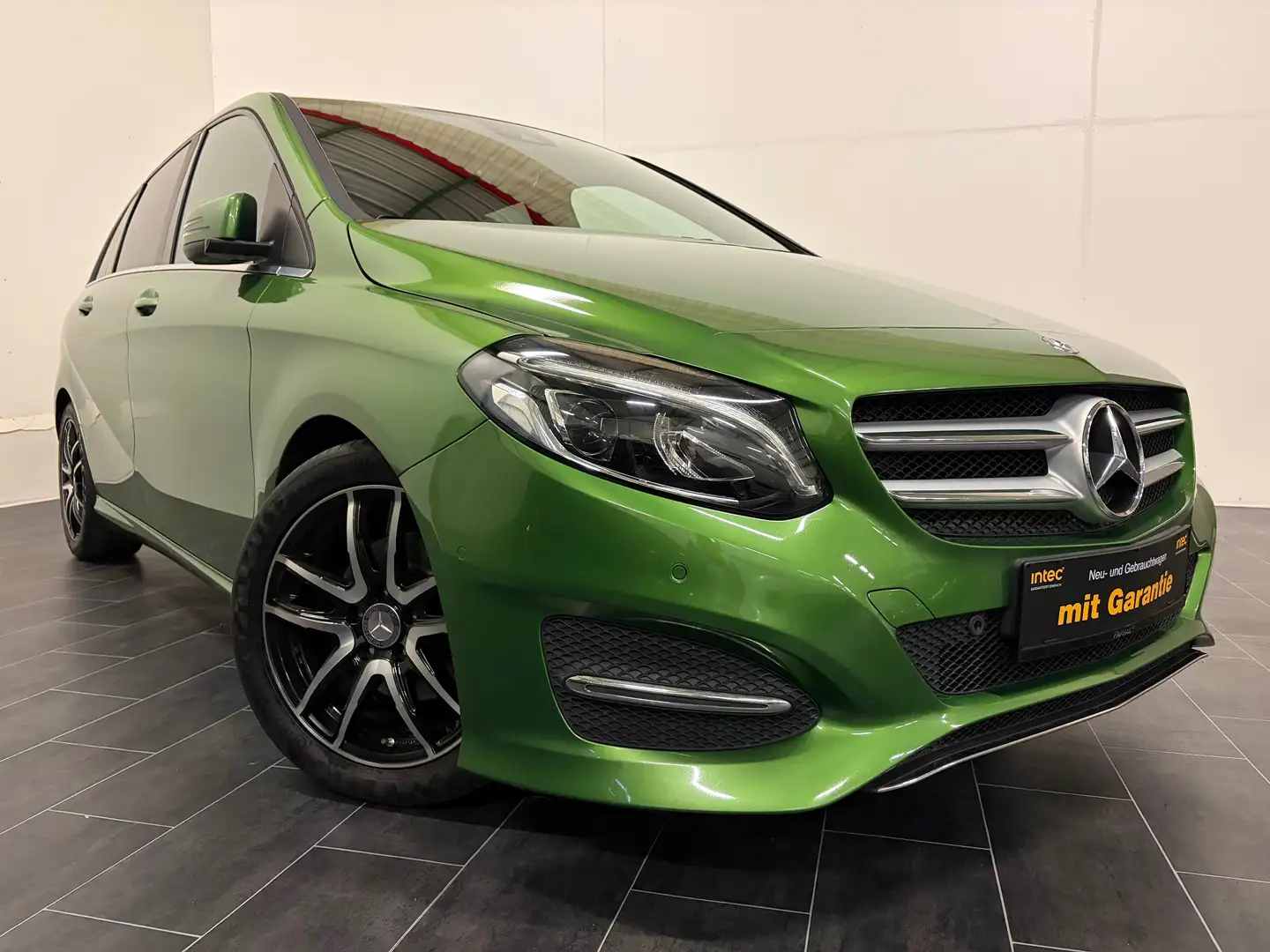 Mercedes-Benz B 200 d Aut.*Urban-LED-Navigation-Leder-Assistenten-Top* Grün - 1