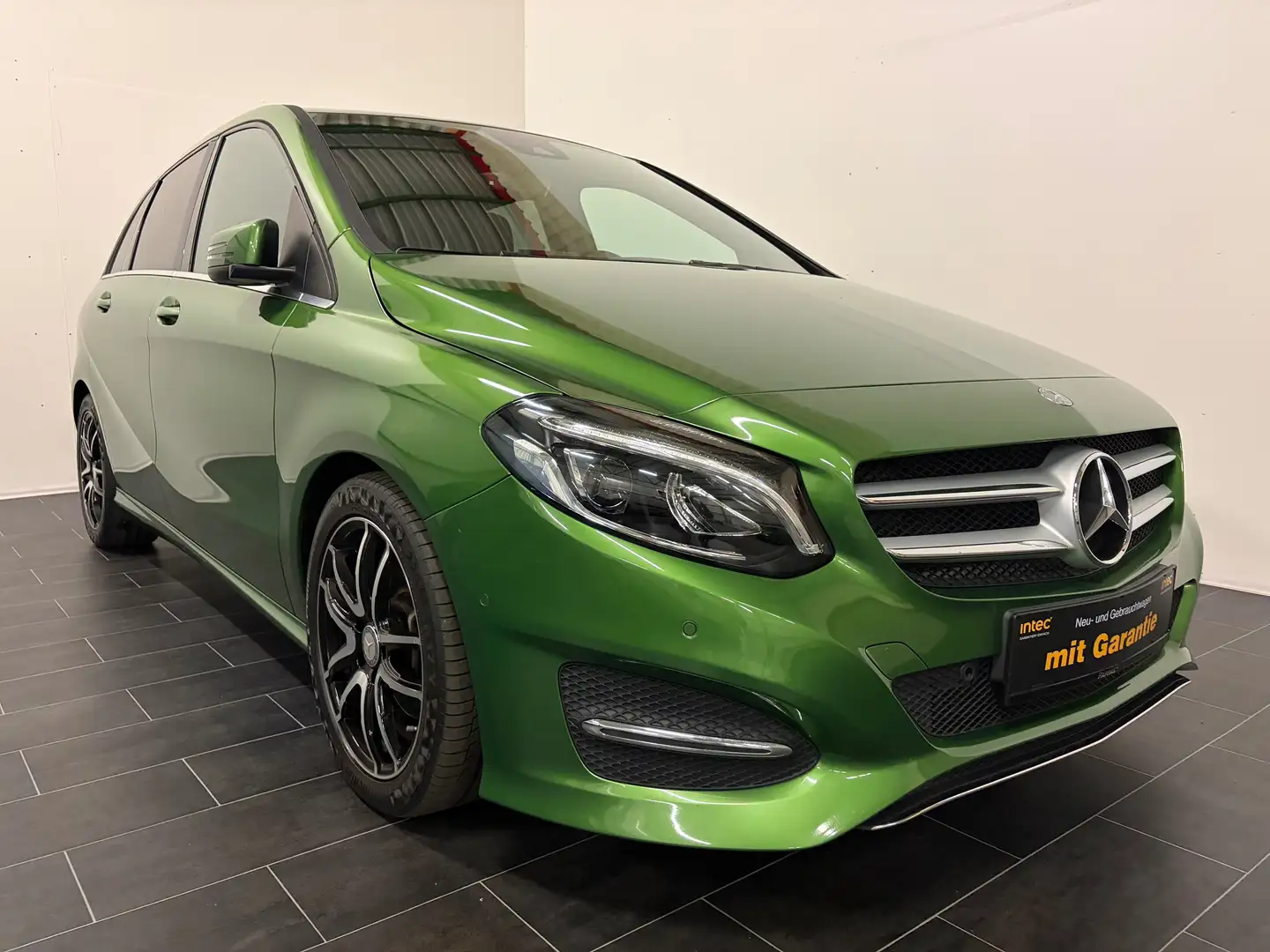 Mercedes-Benz B 200 d Aut.*Urban-LED-Navigation-Leder-Assistenten-Top* Grün - 2