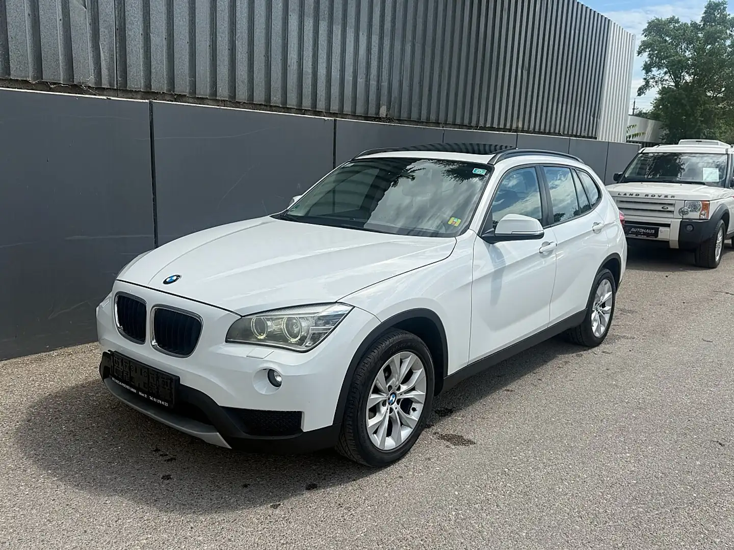 BMW X1 sDrive18i|  PICKERL BIS 09/2026 |PANORAMADACH | Weiß - 1