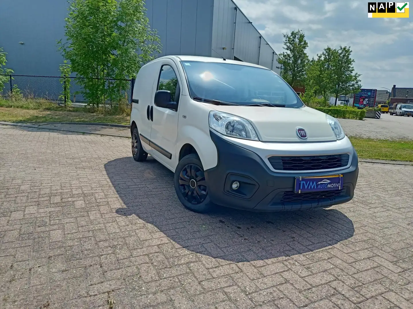 Fiat Fiorino 1.4 SX BENZINE AIRCO NAVI CARPLAY Wit - 1