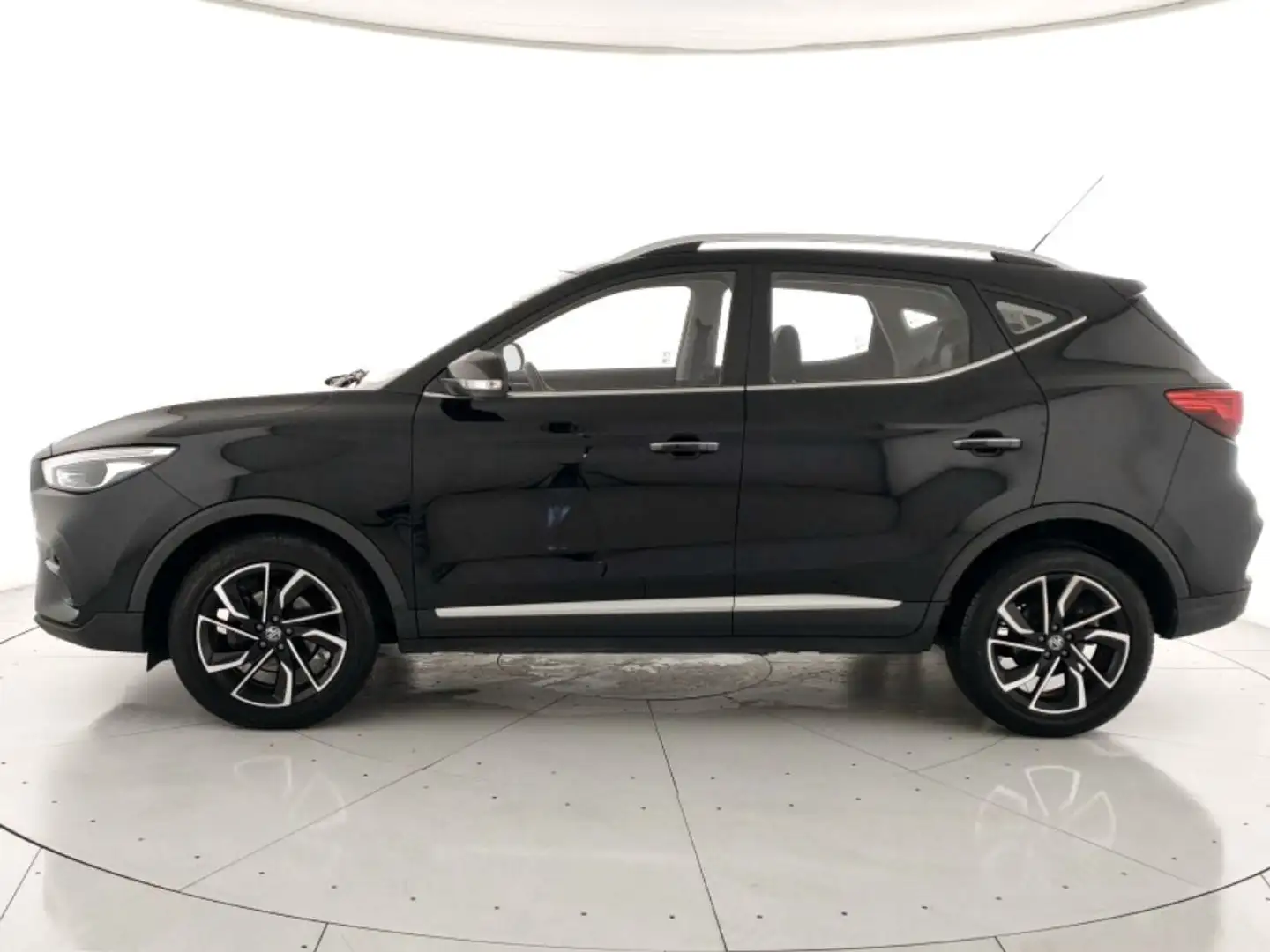 MG ZS 1.5 Luxury Noir - 2
