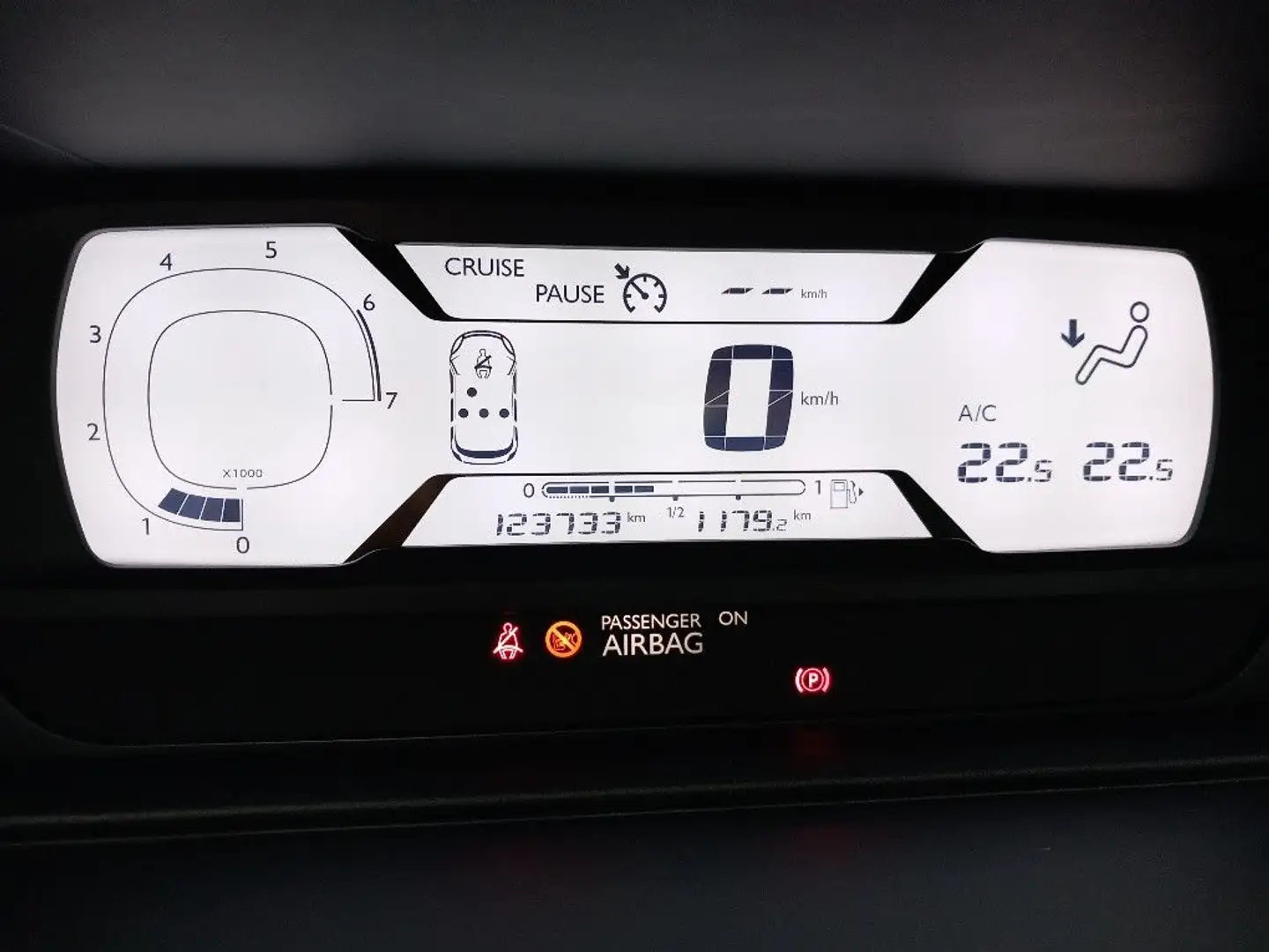 Citroen Grand C4 Picasso Grand C4 1,2 e-THP Picasso / SpaceTourer Feel Gris - 2